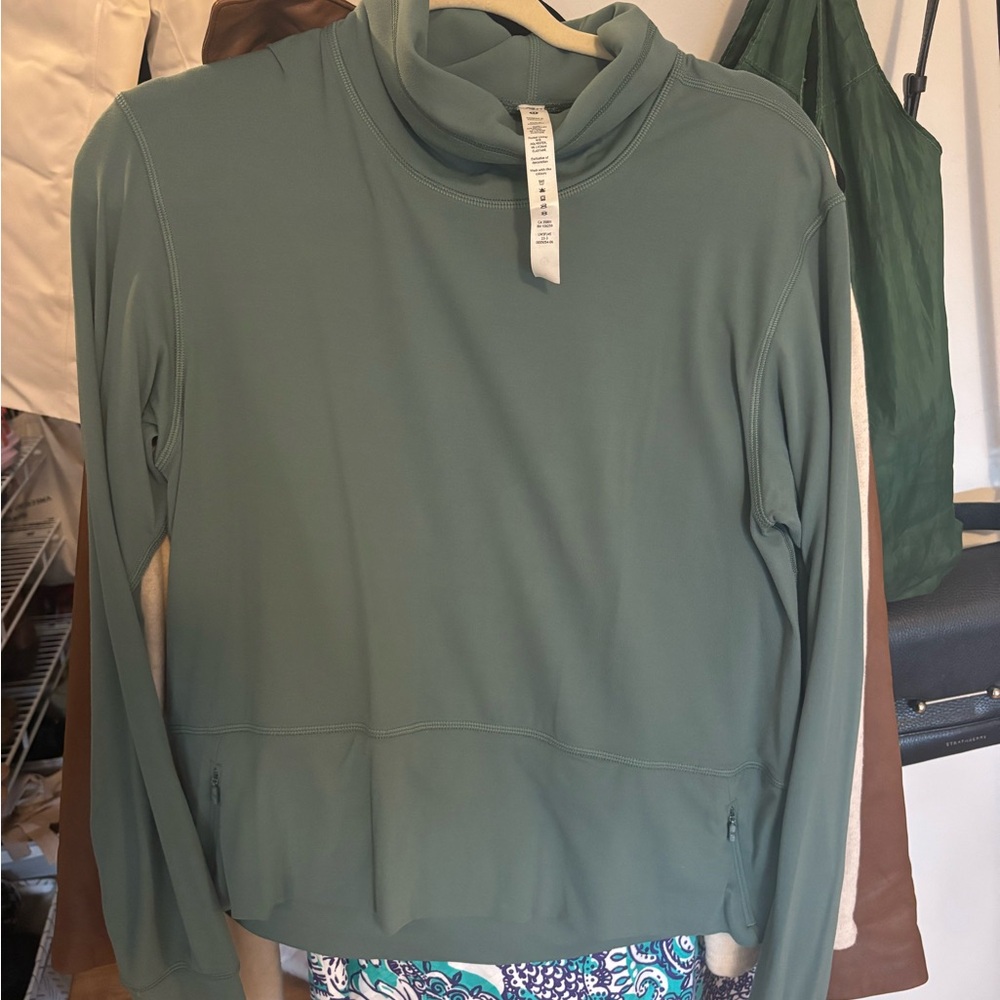 Lululemon Ready to Rulu Pullover in the color Green Twill - Picture 2 of 8